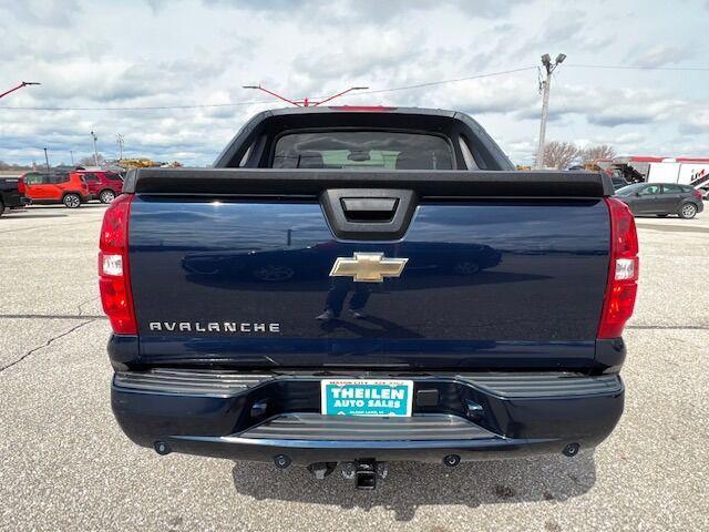 used 2008 Chevrolet Avalanche car, priced at $15,690