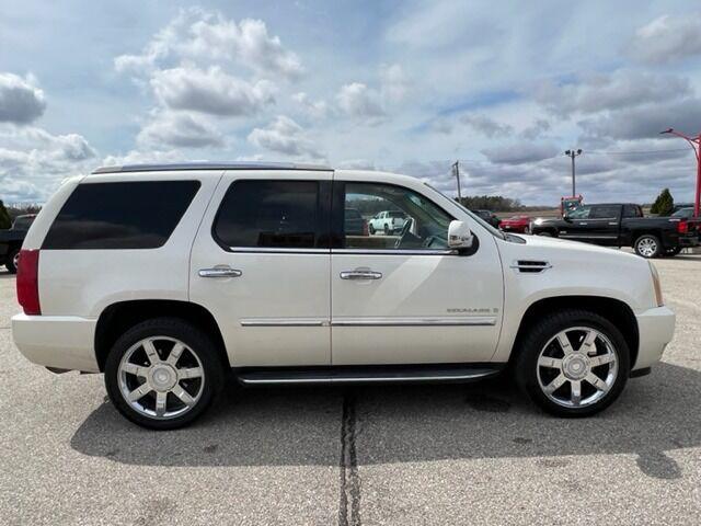 used 2007 Cadillac Escalade car, priced at $19,990