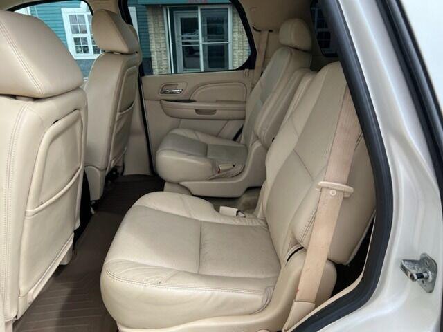 used 2007 Cadillac Escalade car, priced at $19,990