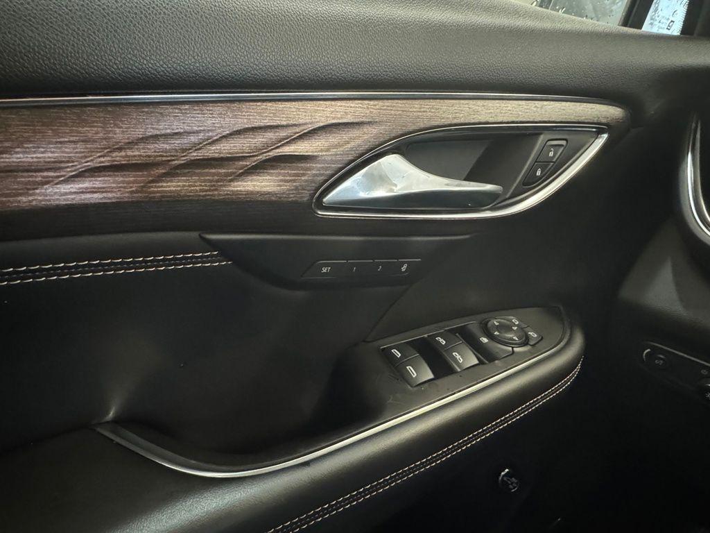 used 2023 Buick Envision car, priced at $35,989
