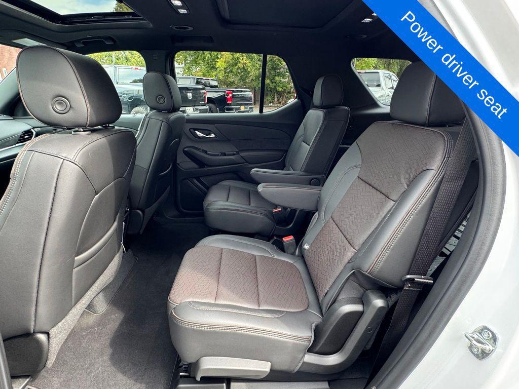used 2022 Chevrolet Traverse car, priced at $39,989