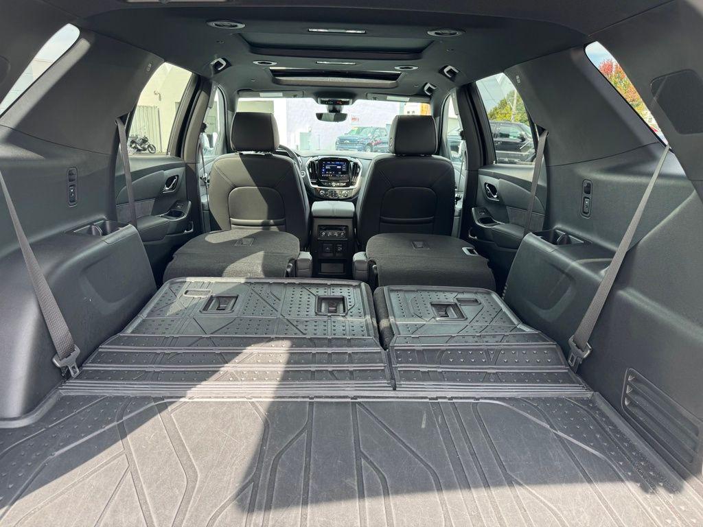 used 2022 Chevrolet Traverse car, priced at $39,989