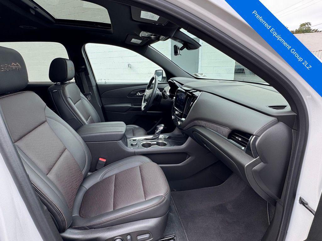 used 2022 Chevrolet Traverse car, priced at $39,989