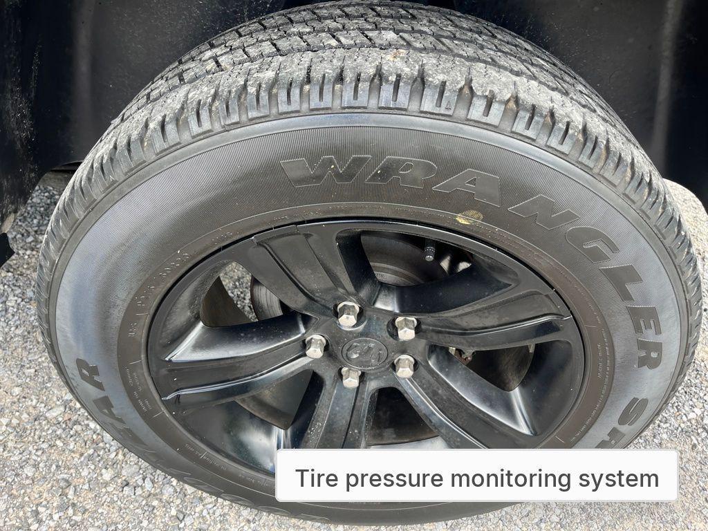 used 2022 Ram 1500 Classic car, priced at $32,418