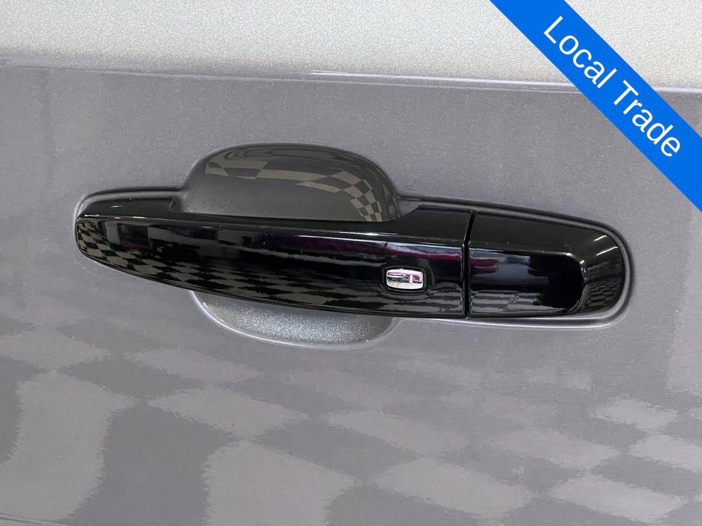 used 2023 Chevrolet Traverse car, priced at $37,989