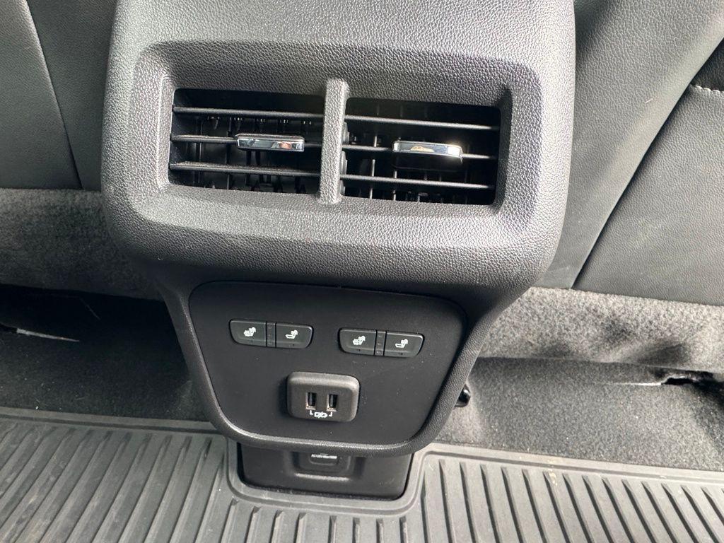 used 2022 Chevrolet Equinox car, priced at $24,927