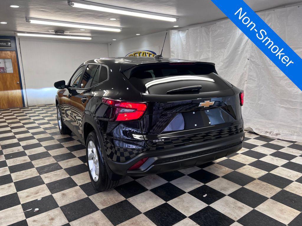 used 2024 Chevrolet Trax car, priced at $22,989