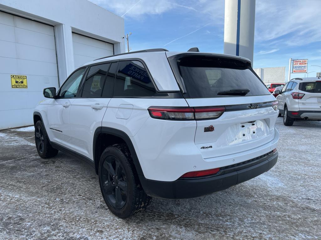 used 2023 Jeep Grand Cherokee car, priced at $34,900