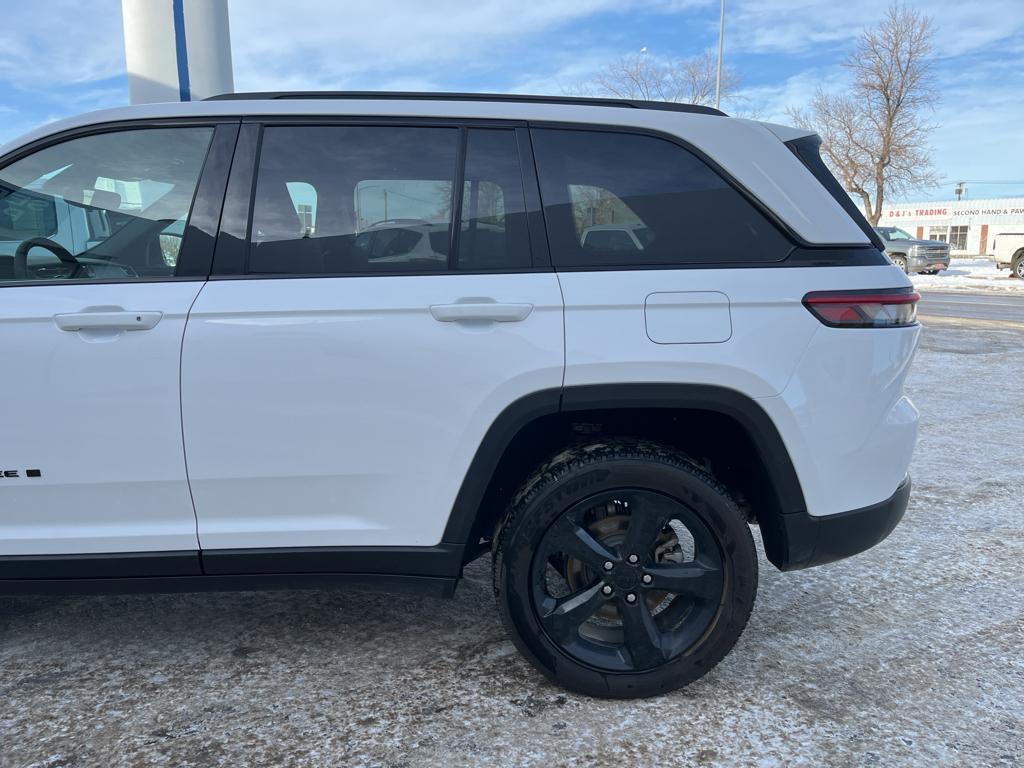 used 2023 Jeep Grand Cherokee car, priced at $34,900