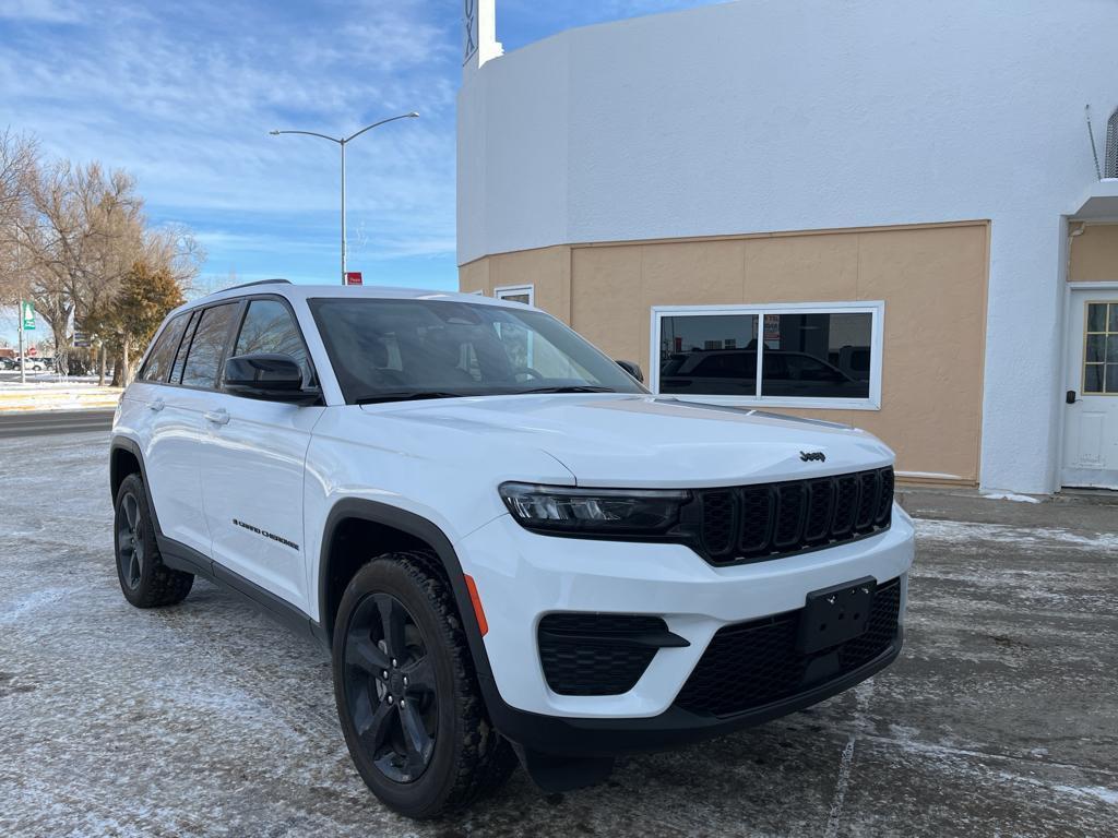 used 2023 Jeep Grand Cherokee car, priced at $34,900