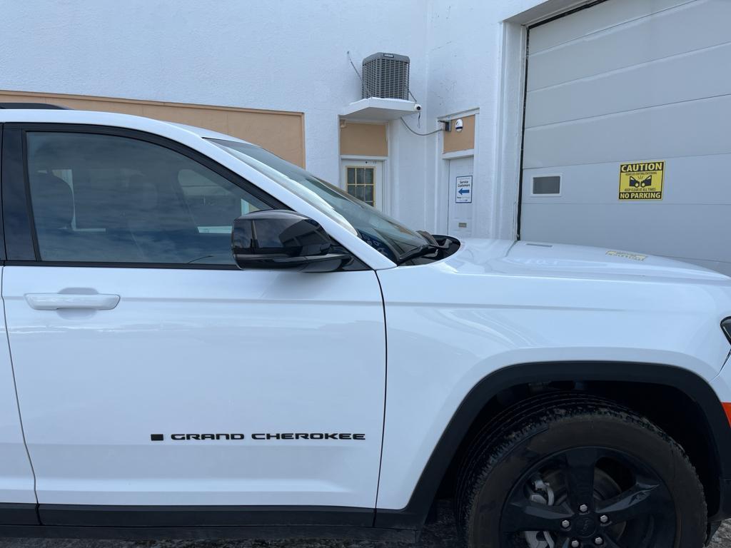 used 2023 Jeep Grand Cherokee car, priced at $34,900