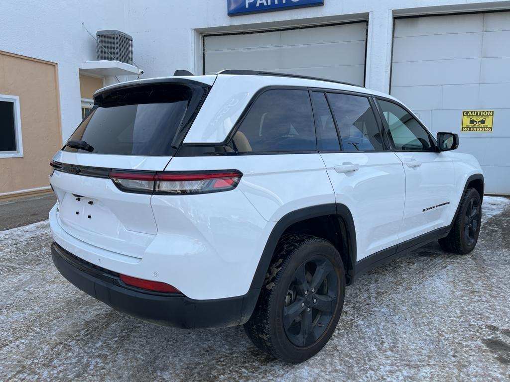 used 2023 Jeep Grand Cherokee car, priced at $34,900