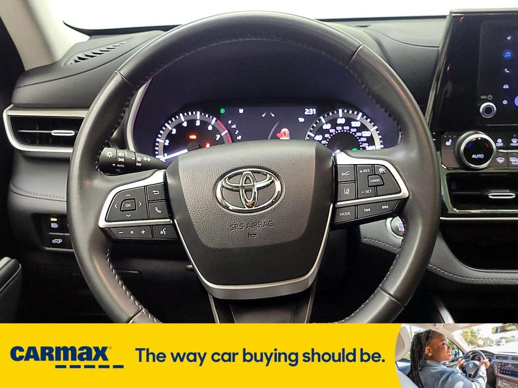 used 2023 Toyota Highlander car, priced at $40,998