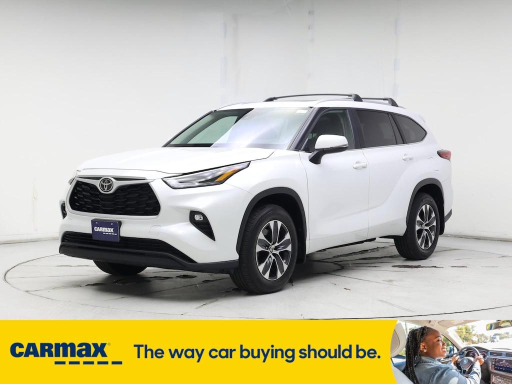 used 2023 Toyota Highlander car, priced at $40,998