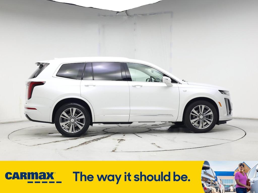 used 2022 Cadillac XT6 car, priced at $43,998