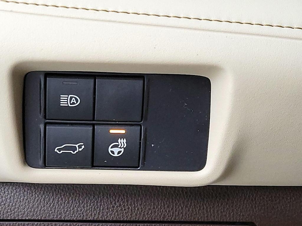 used 2020 Toyota Highlander car, priced at $37,998