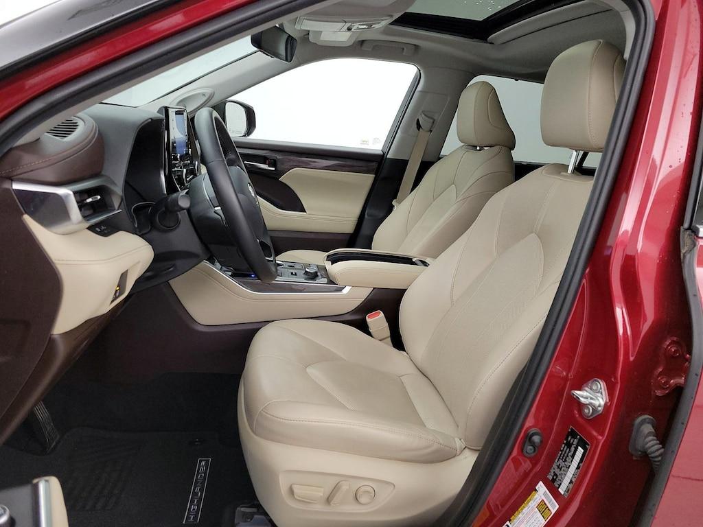 used 2020 Toyota Highlander car, priced at $37,998