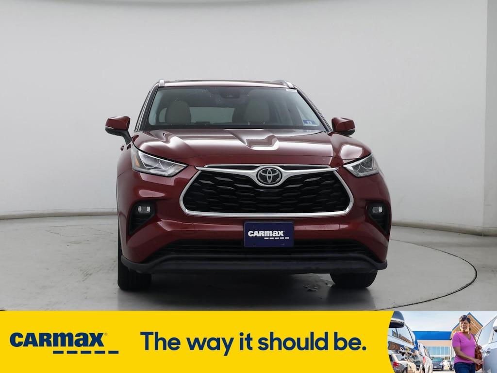 used 2020 Toyota Highlander car, priced at $37,998
