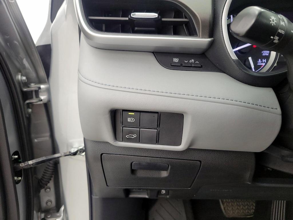 used 2022 Toyota Highlander car, priced at $30,998
