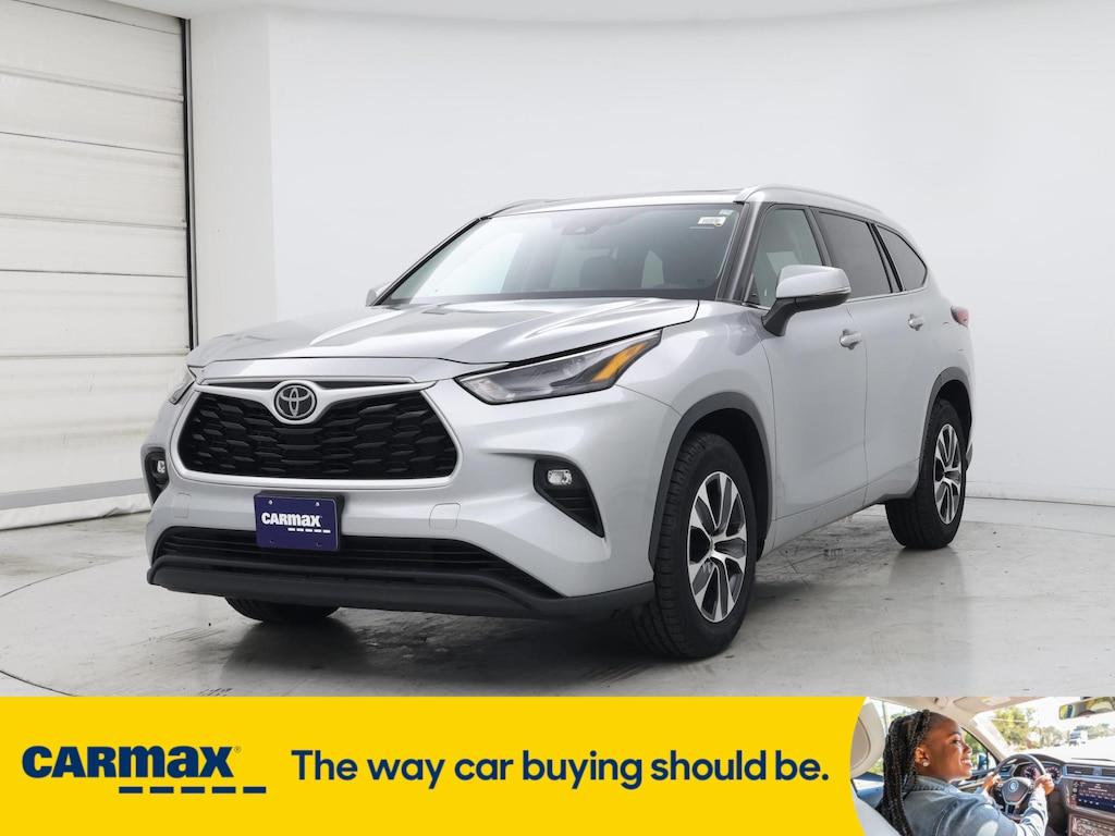 used 2022 Toyota Highlander car, priced at $30,998