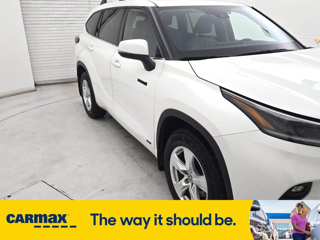 used 2021 Toyota Highlander Hybrid car, priced at $35,998