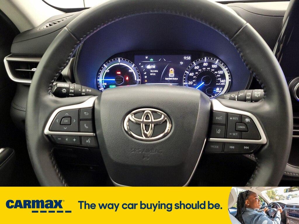 used 2023 Toyota Highlander Hybrid car, priced at $37,998