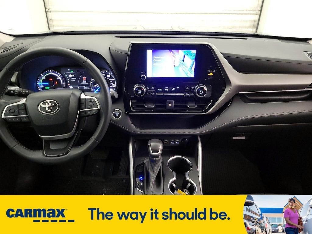 used 2023 Toyota Highlander Hybrid car, priced at $37,998