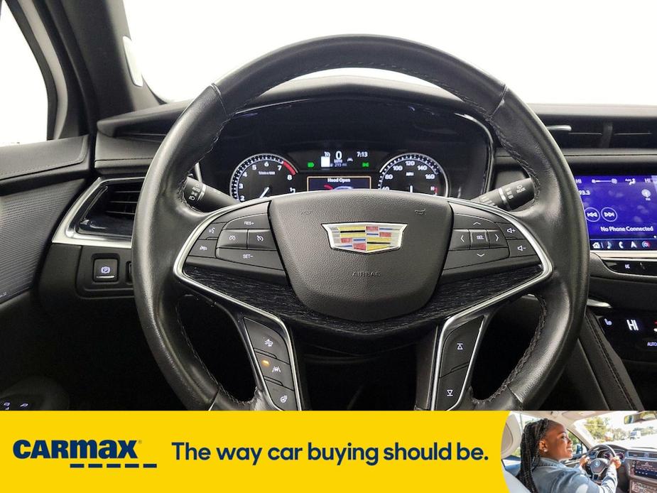 used 2023 Cadillac XT5 car, priced at $34,998