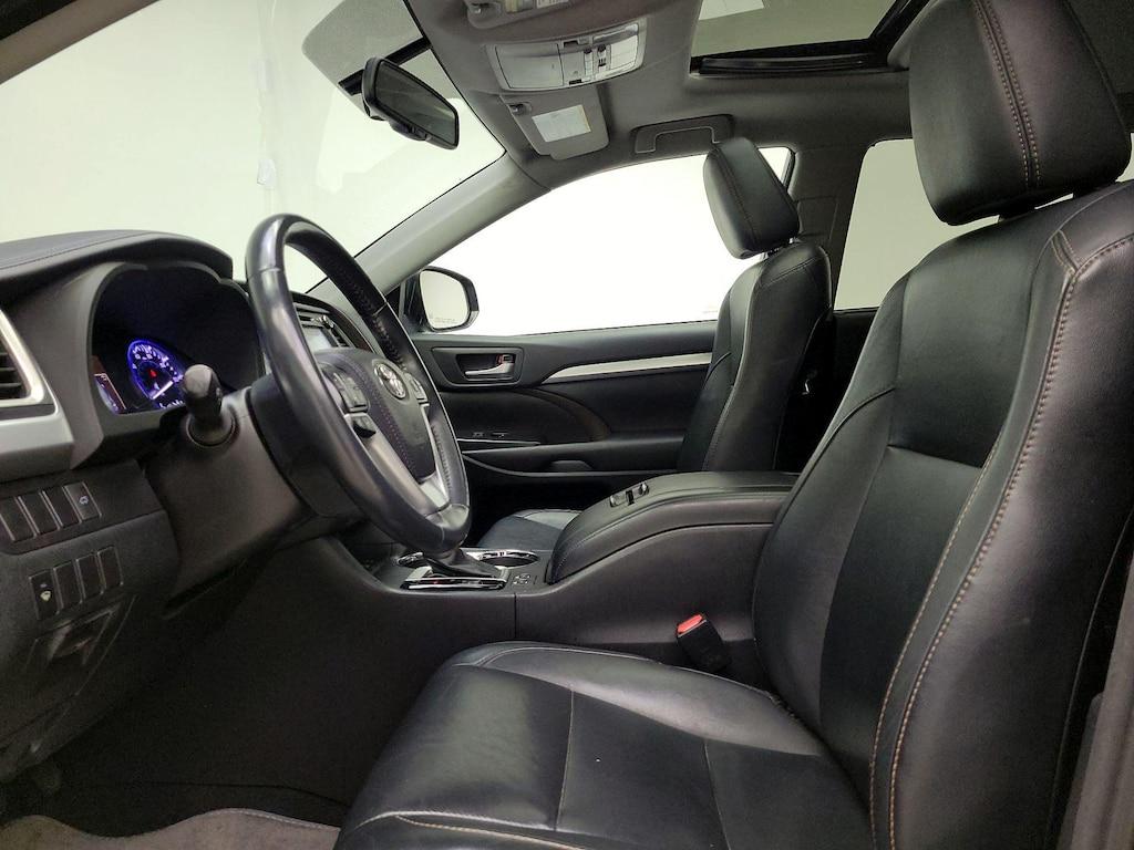 used 2016 Toyota Highlander car, priced at $27,998