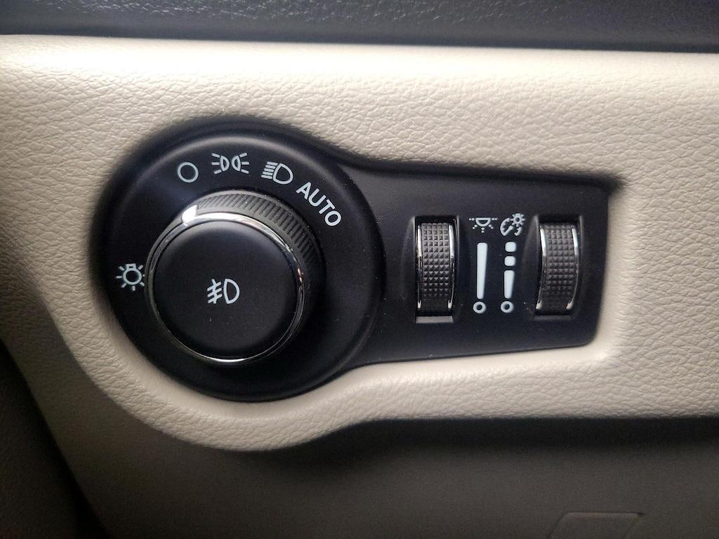 used 2021 Chrysler Pacifica car, priced at $32,998