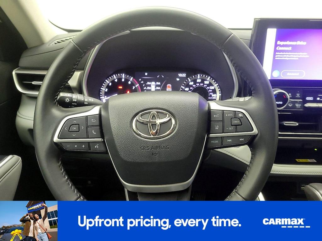 used 2023 Toyota Highlander car, priced at $36,998
