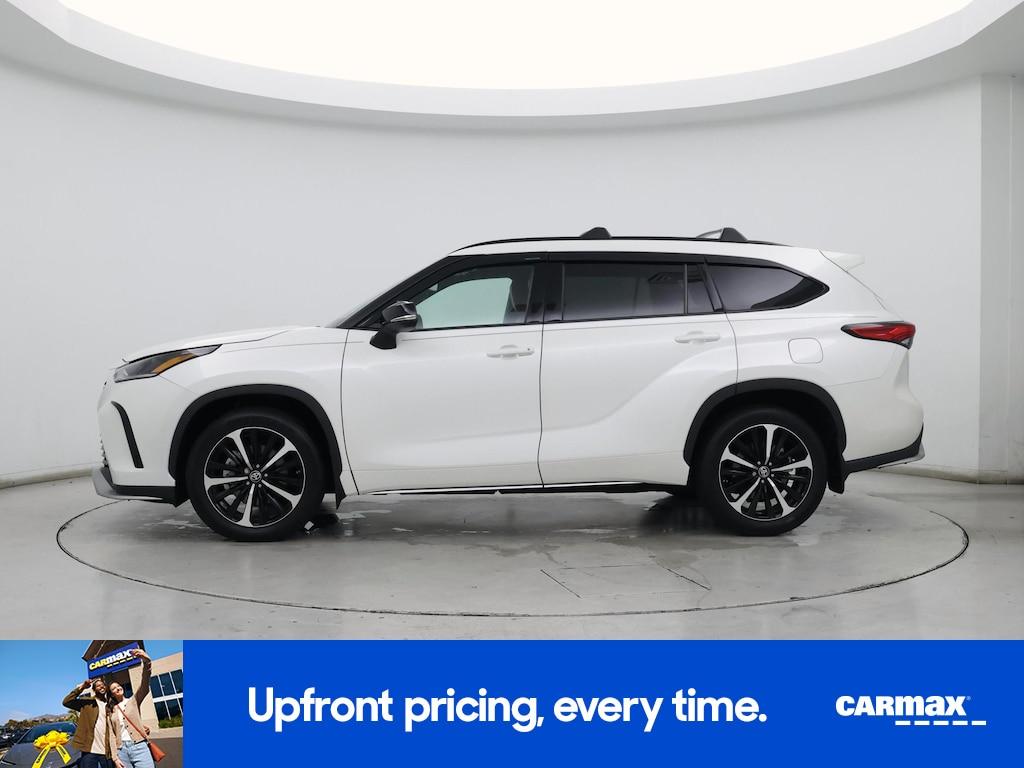 used 2021 Toyota Highlander car, priced at $39,998