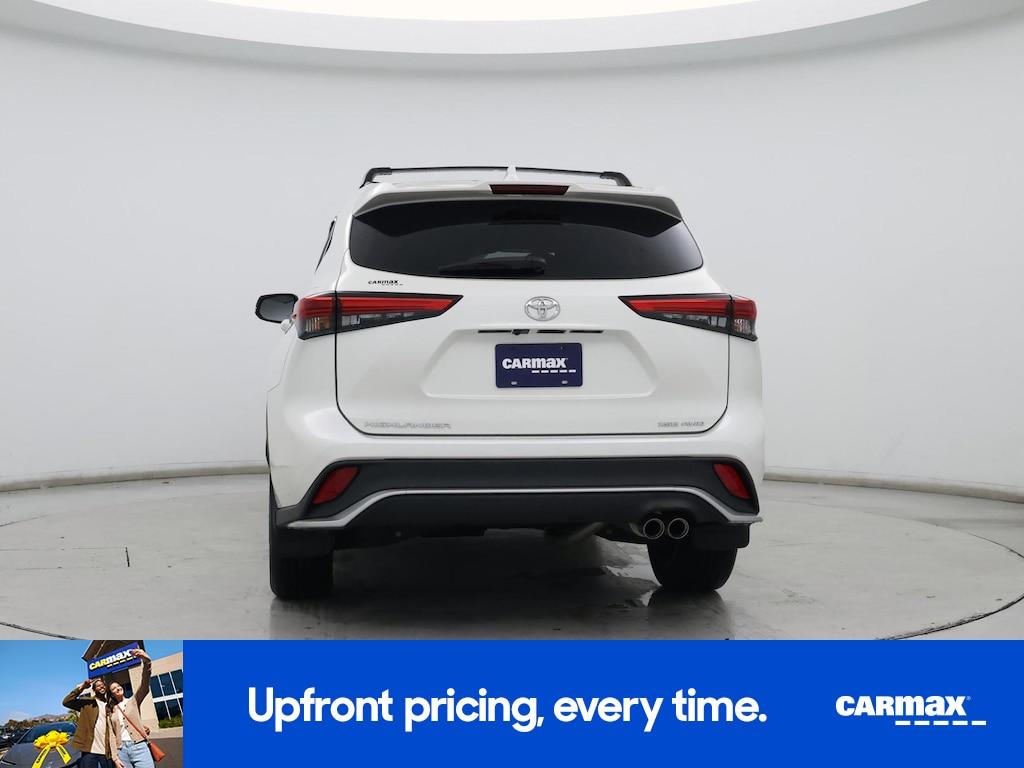 used 2021 Toyota Highlander car, priced at $39,998