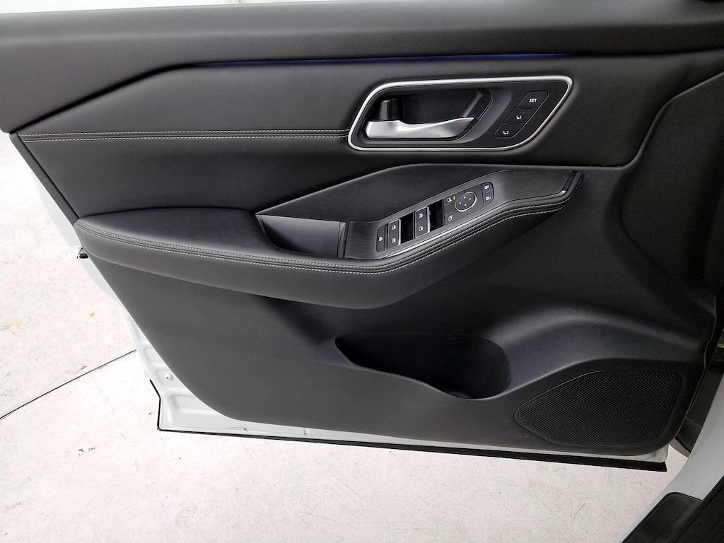 used 2024 Nissan Rogue car, priced at $32,998