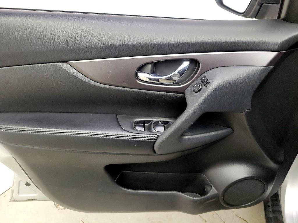 used 2016 Nissan Rogue car, priced at $12,998