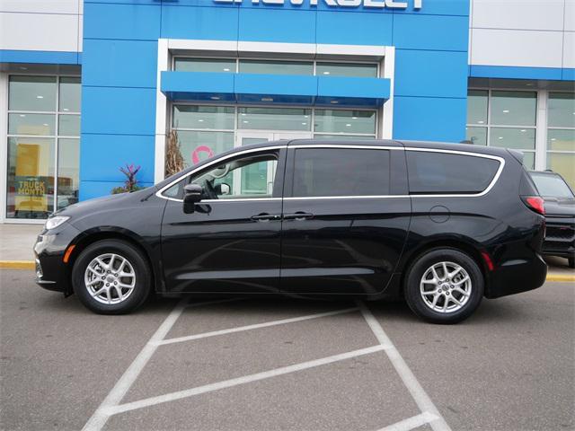 used 2023 Chrysler Pacifica car, priced at $29,800