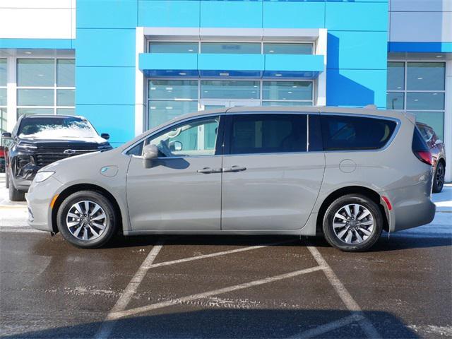 used 2022 Chrysler Pacifica Hybrid car, priced at $20,985