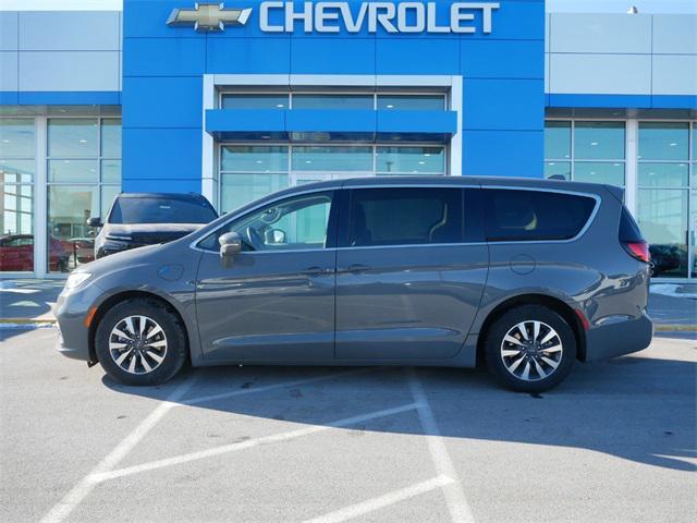 used 2022 Chrysler Pacifica Hybrid car, priced at $20,899