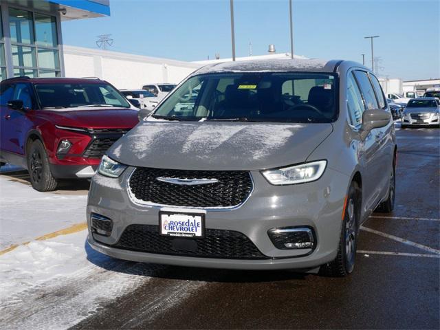 used 2022 Chrysler Pacifica Hybrid car, priced at $20,985