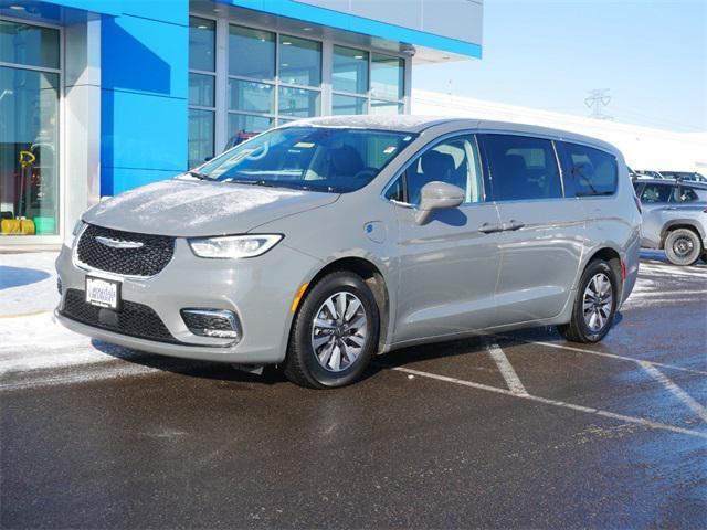 used 2022 Chrysler Pacifica Hybrid car, priced at $20,985