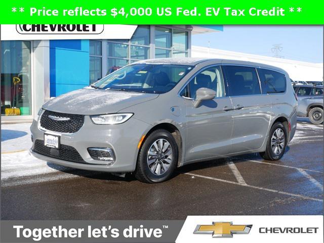 used 2022 Chrysler Pacifica Hybrid car, priced at $20,985