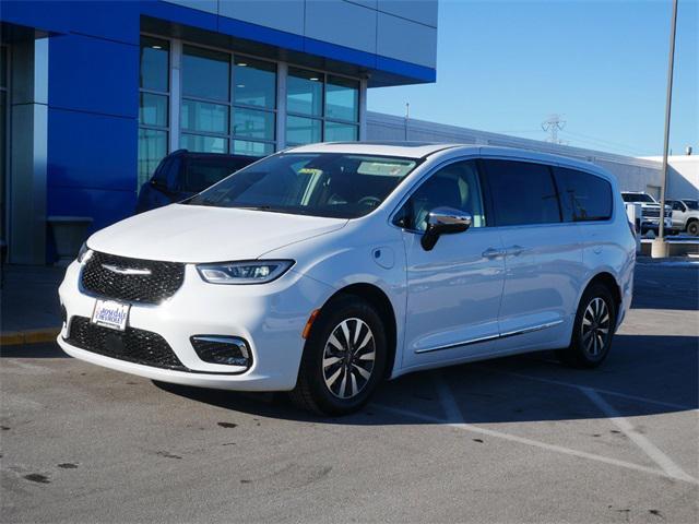 used 2023 Chrysler Pacifica Hybrid car, priced at $30,989