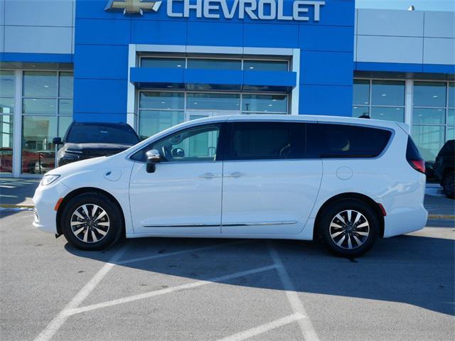 used 2023 Chrysler Pacifica Hybrid car, priced at $30,989