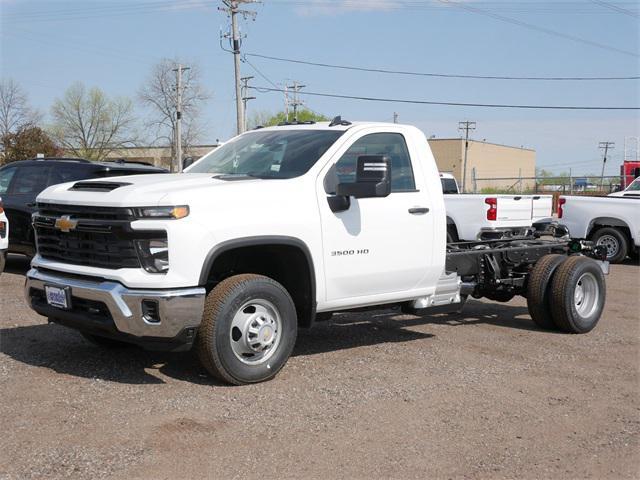new 2025 Chevrolet Silverado 3500 car, priced at $61,718