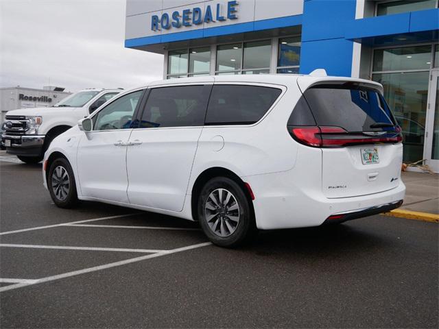 used 2022 Chrysler Pacifica Hybrid car