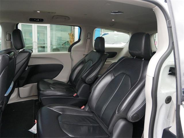 used 2022 Chrysler Pacifica Hybrid car