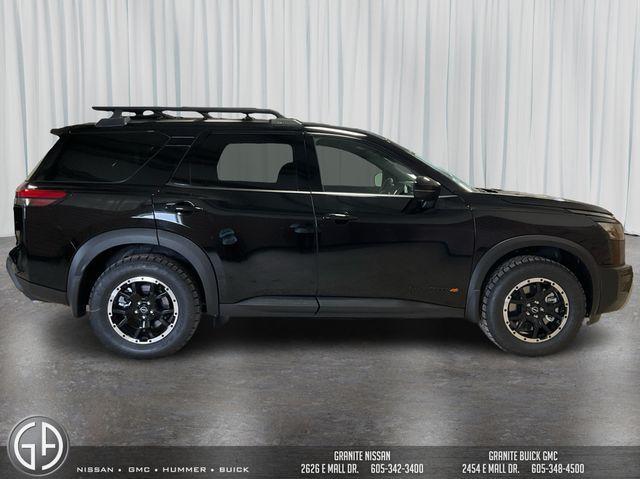 new 2025 Nissan Pathfinder car, priced at $43,675