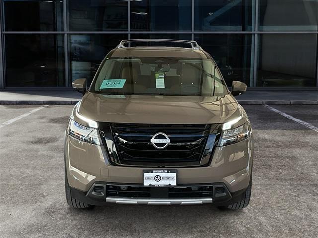 new 2025 Nissan Pathfinder car, priced at $58,698