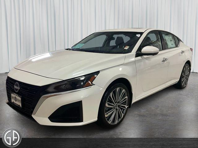 new 2025 Nissan Altima car, priced at $38,735