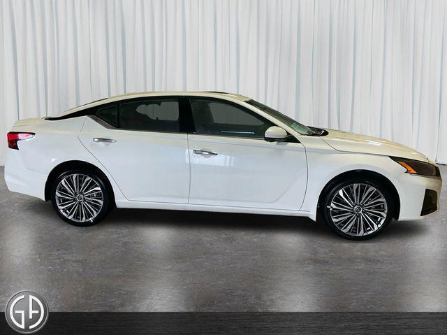 new 2025 Nissan Altima car, priced at $38,735